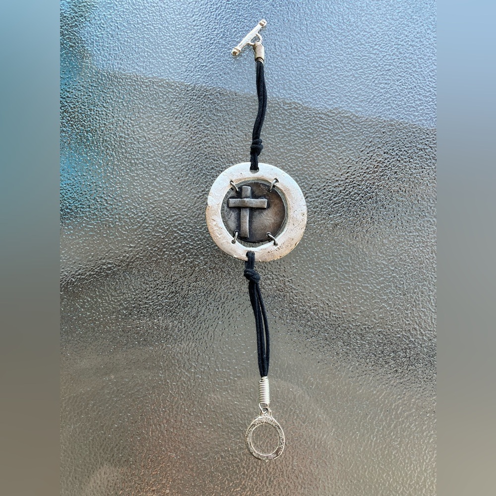 Unisex bracelet.
